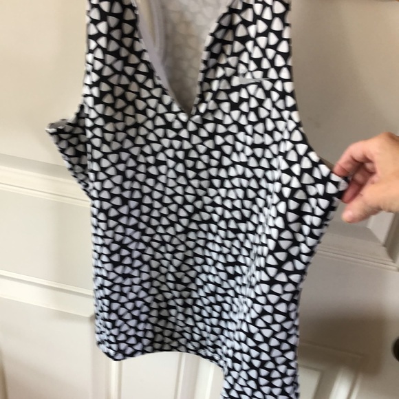 Nike Dry Fit Racerback tank - Picture 5 of 10